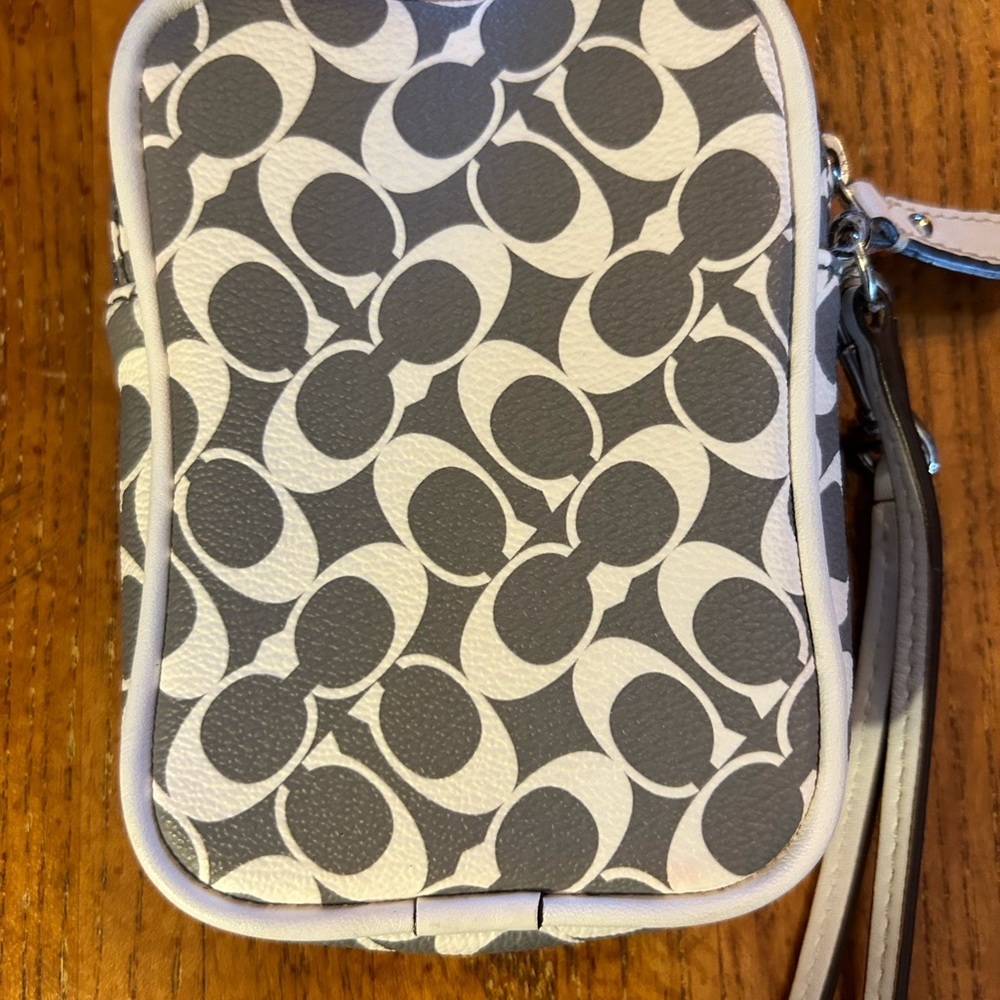 Coach Small Wristlet Gray & White w/ Pink Stripe NWOT!! - Picture 4 of 13